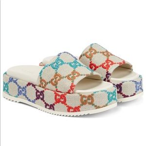 GG canvas platform slides